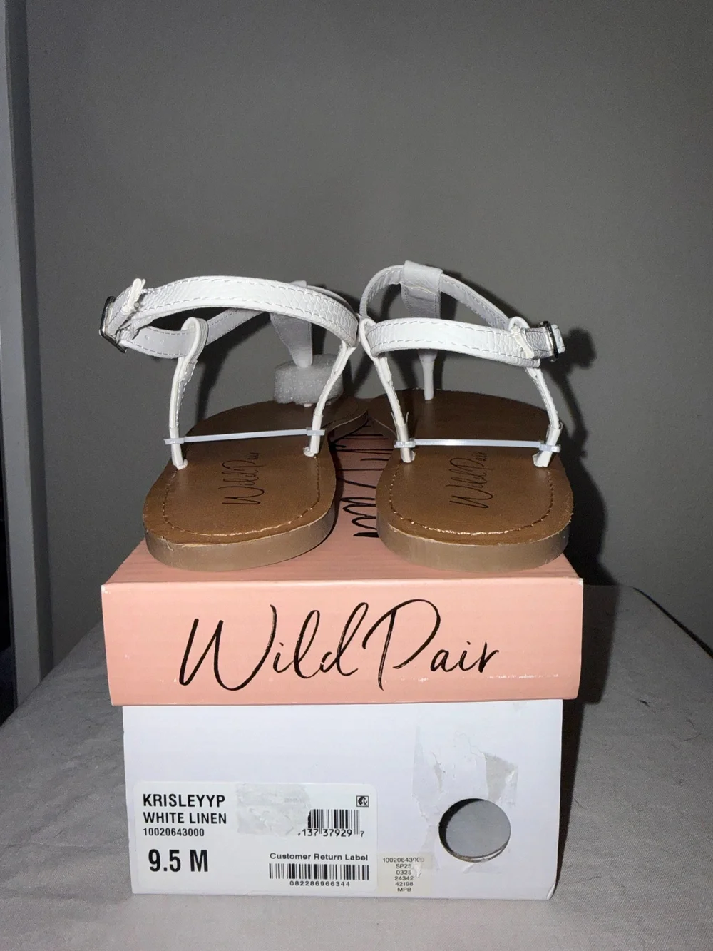 Wild Pair KrisleyYPWhite Linen T Strap Sandals Size 9.5 M